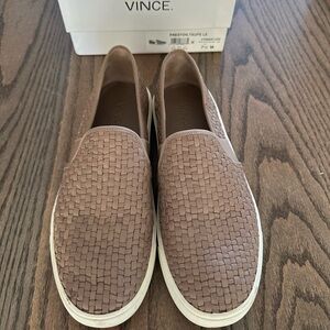 VINCE Preston Taupe 7.5